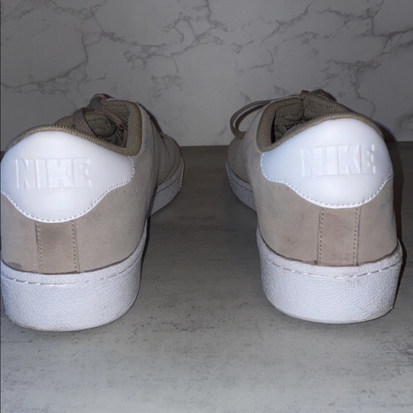 MENS Tan Nike Suede Shoes - Picture 4 of 12